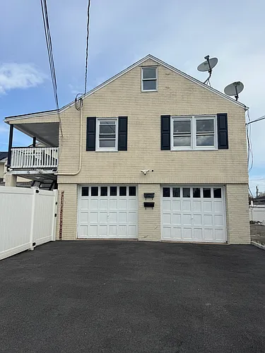 16 Oakwood Ave #2 Photo 1