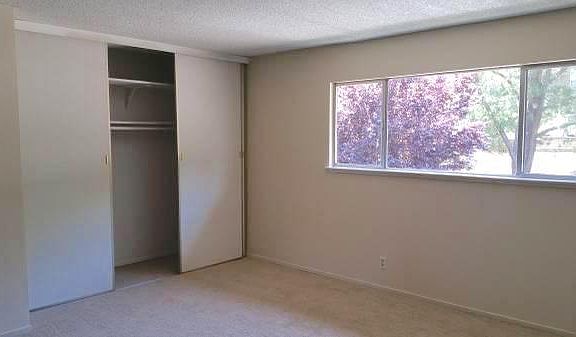 5th image of 2129 Ascot Dr