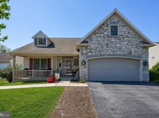 1042 Cambridge Dr, Manheim, PA 17545
