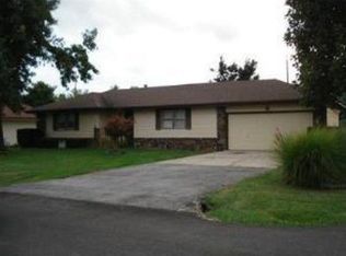 5749 S Buttercup Ln, Brookline, MO 65619