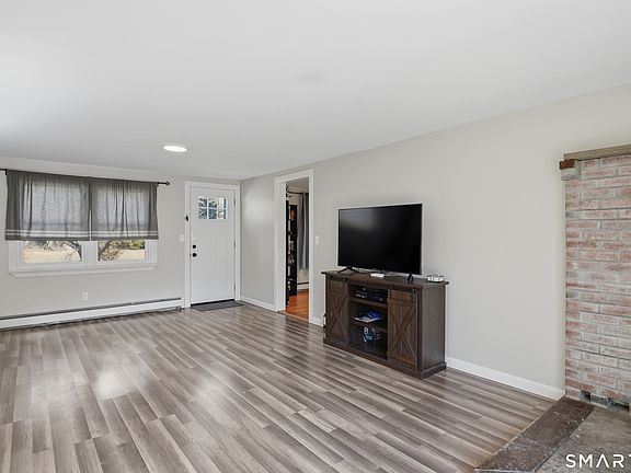 3rd image of 304 Mashentuck Road