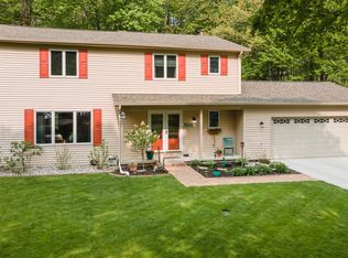 5201 Huntington Dr, Midland, MI