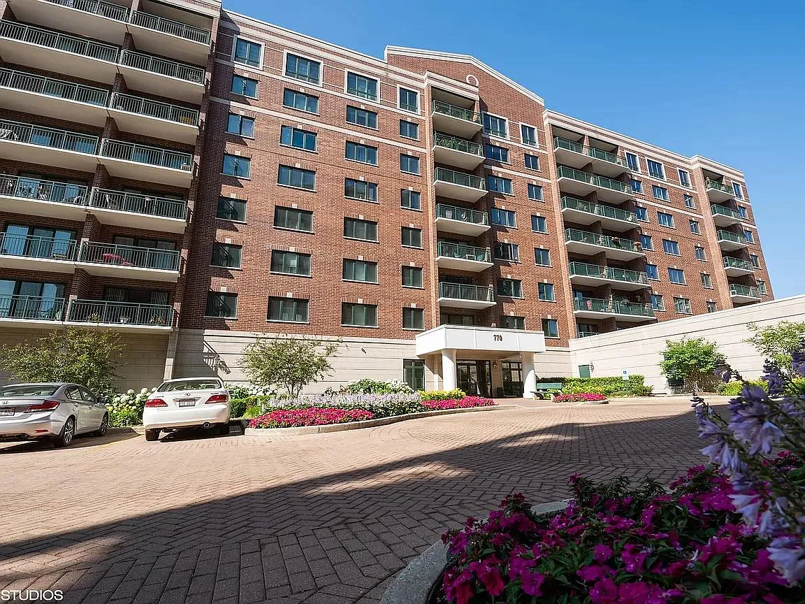 2 bed, 1337 sqft, $2,625 — Photo 1