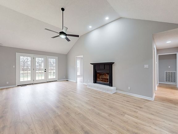 3rd image of 3431 E Henderson Way