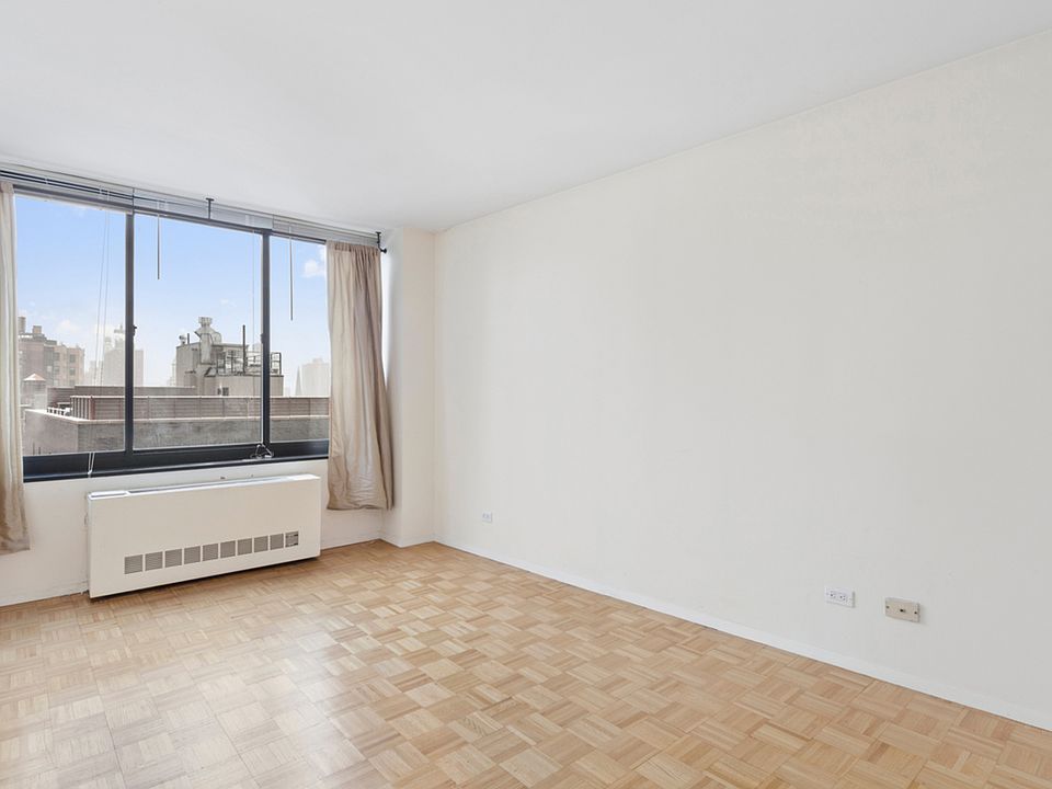 1st image of 215 W 95th St APT 12C