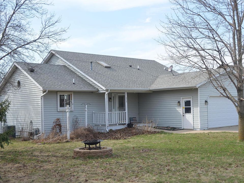 2nd image of 520 Lally Ln