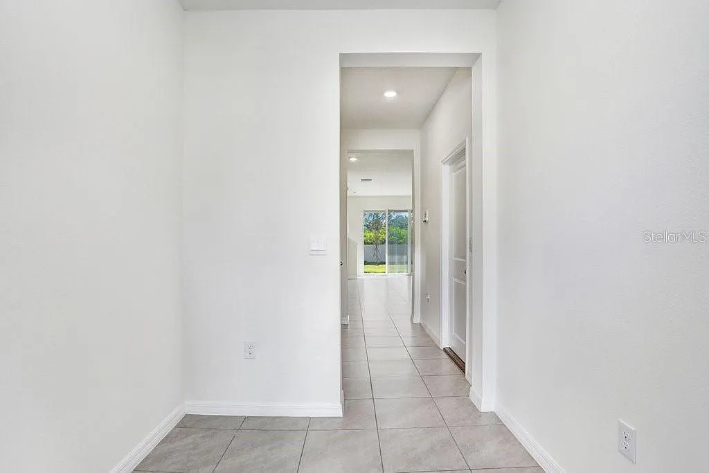 3 bed, 2.5 bath, 1634 sqft, $2,700 — Photo 3