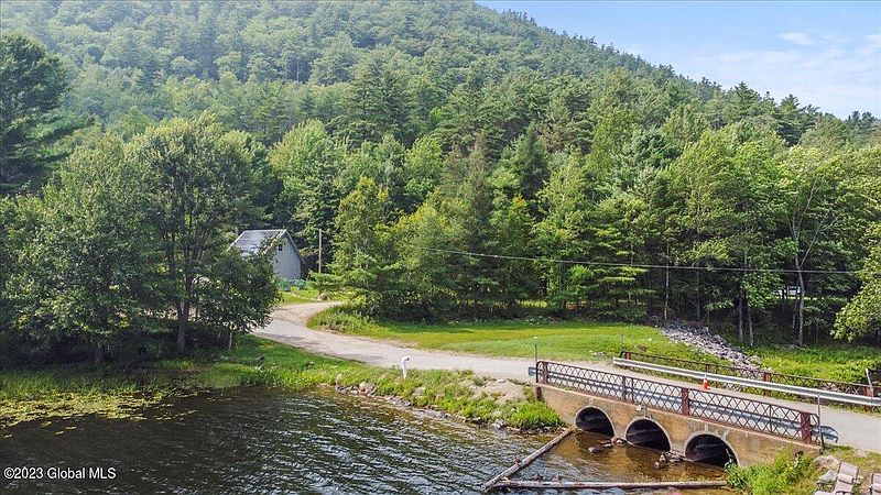 2nd image of 6 Ross Mountain Road