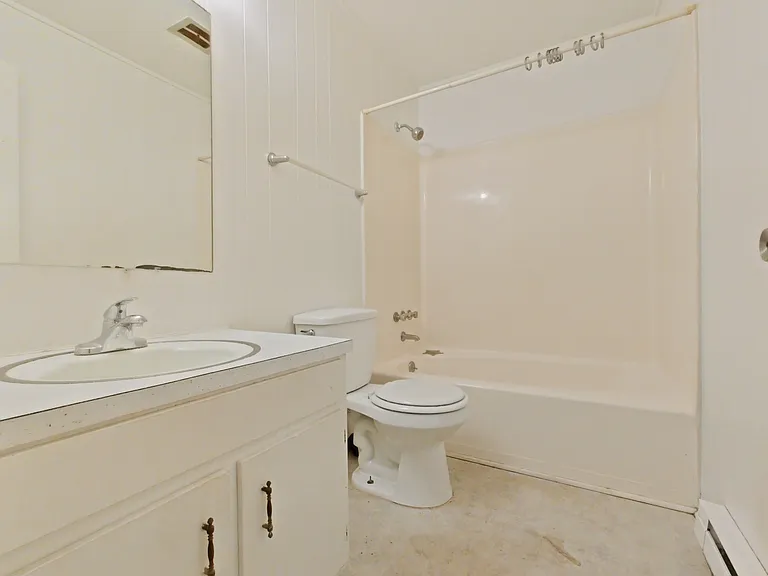 914 Pine Circle Dr — Photo 10