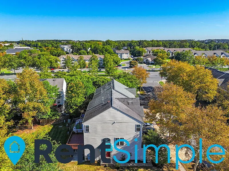 3 bed, 2.5 bath, 1940 sqft, $3,495 — Photo 3