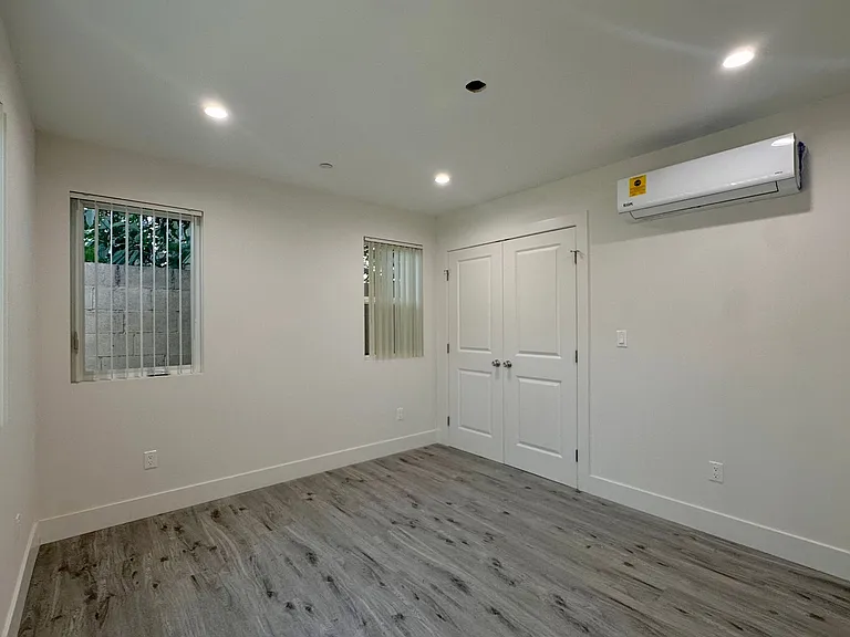 11512 Oxford Ave — Photo 70