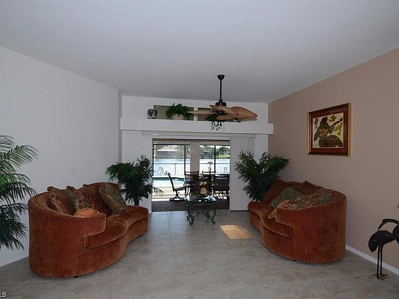 5th image of 4517 SW 5th Ave
