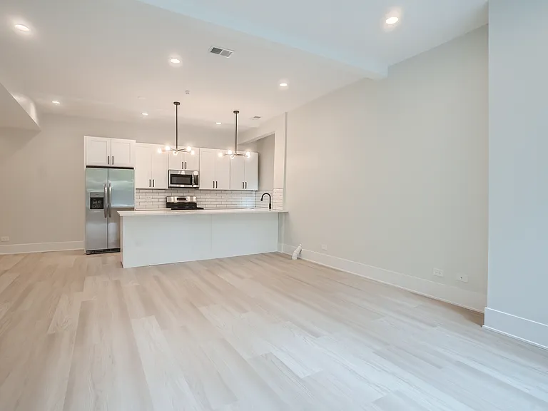 1830 W Cuyler Ave #2 — Photo 9