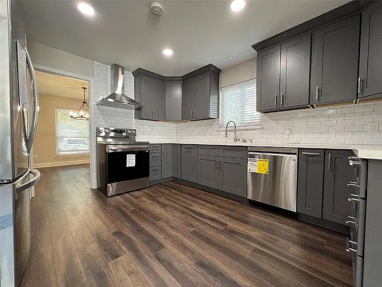 10903 Albury Dr — Photo 8