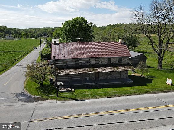 3rd image of 736 Strasburg Rd