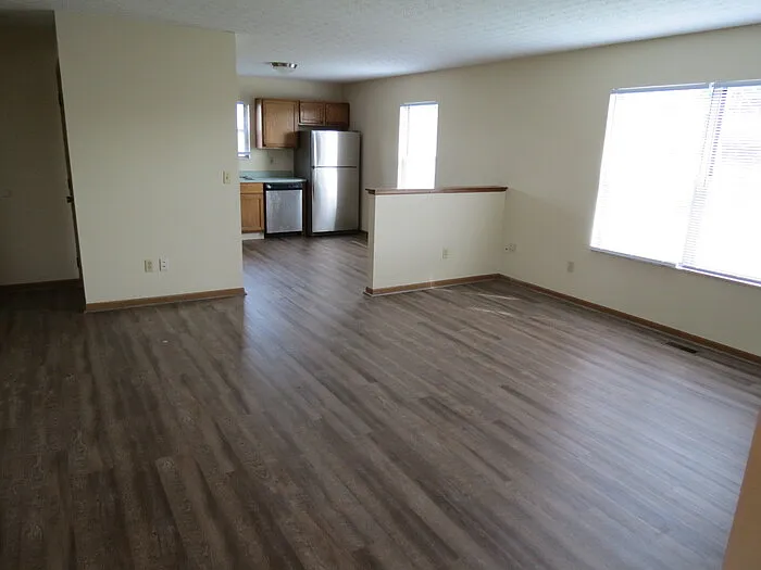 1271 Caravel Dr — Photo 4
