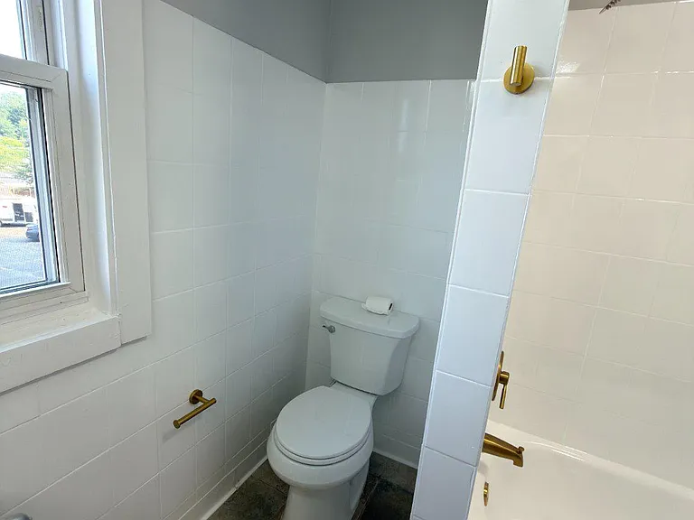 648 Edgewood Ave — Photo 11
