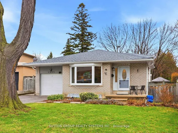 1535 Thetford Ct, Mississauga, ON L5J 3N2