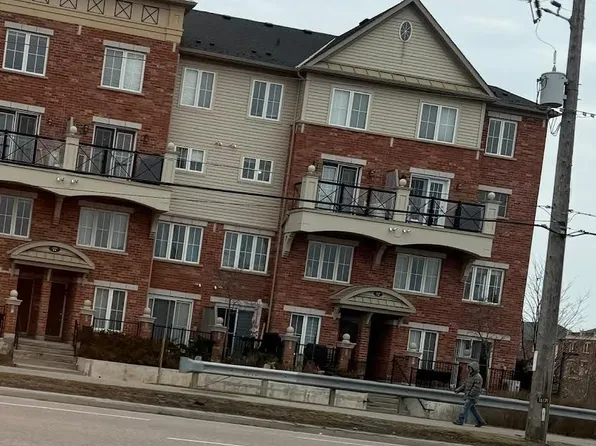 2508 Post Rd #1, Oakville, ON L6H 0K1