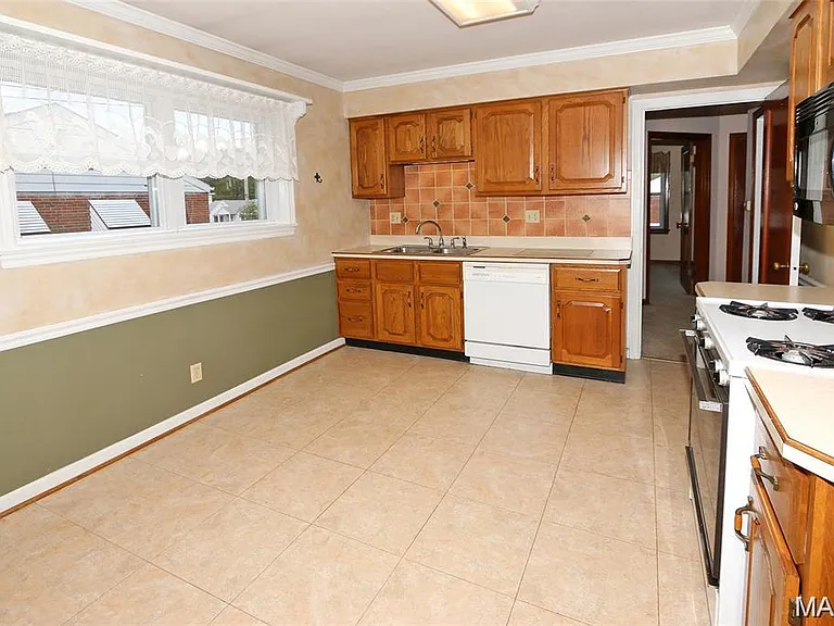 10501 Saint Michael Ln — Photo 8