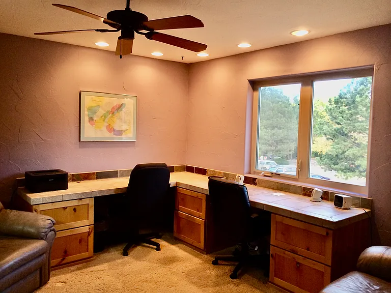 Yes, you'll enjoy working from this home office.