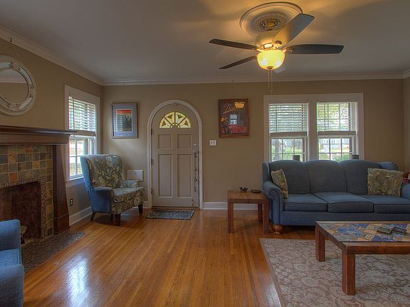 5th image of 1644 S College Ave