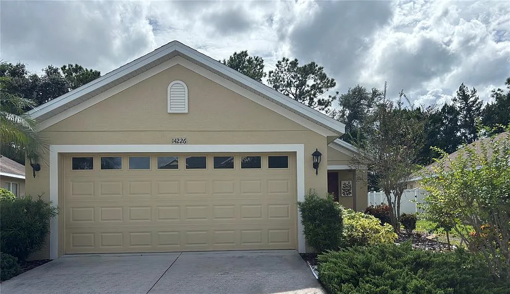 3 bed, 2.0 bath, 1275 sqft, $2,200 — Photo 1