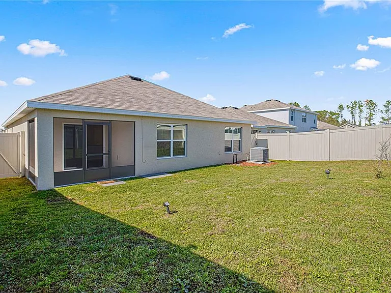8687 SW 49th Ter — Photo 24