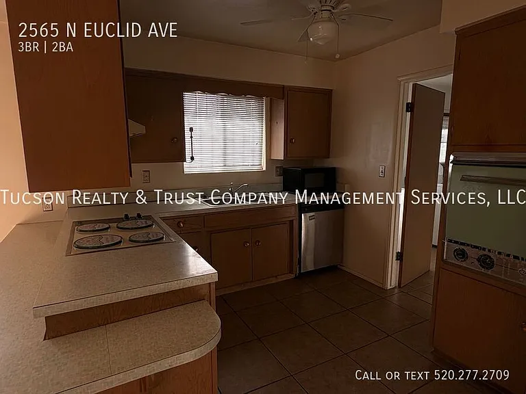 2565 N Euclid Ave — Photo 4