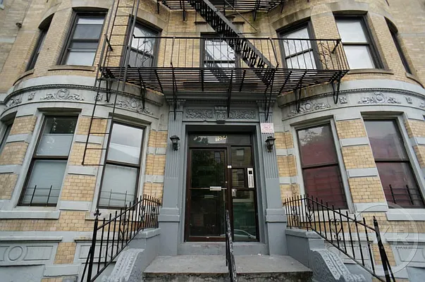 Rented by EXR | media 20