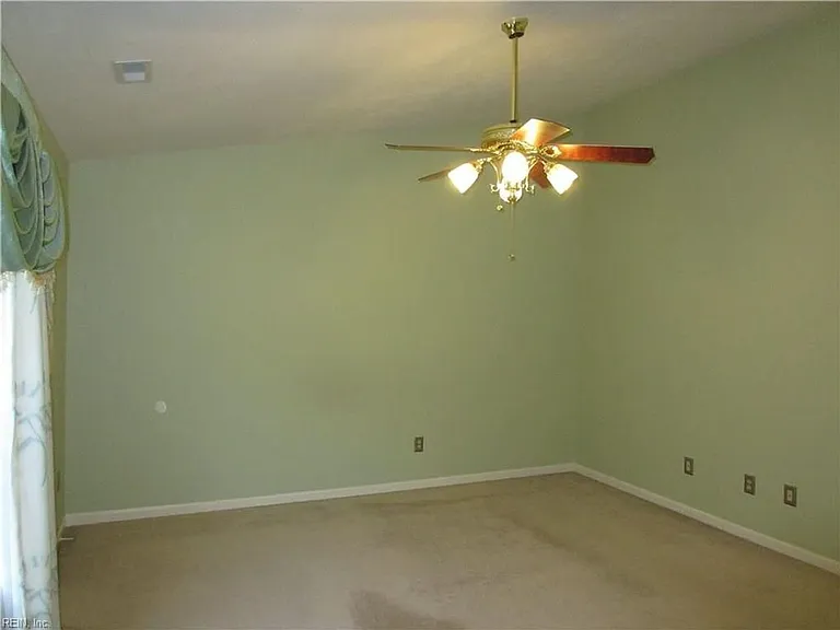 110 Foundry Ct — Photo 7
