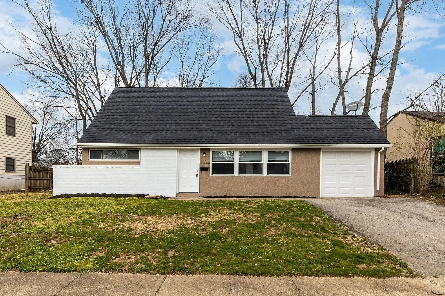 1489 Blaine Dr photo 1