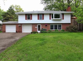 4524 88th St W, Bloomington, MN 55437