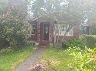 8250 Interlake Ave N, Seattle, WA 98103