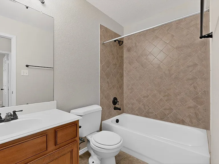1037 Johnson City Ave — Photo 33