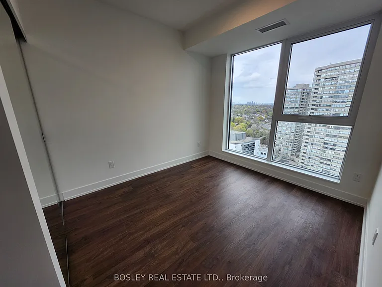 25 Cordova Ave #1702 — Photo 3