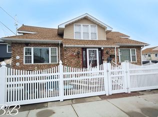 9 Lois Ave, Brooklyn, NY 11229