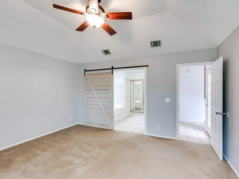 2106 Heather Dr — Photo 15