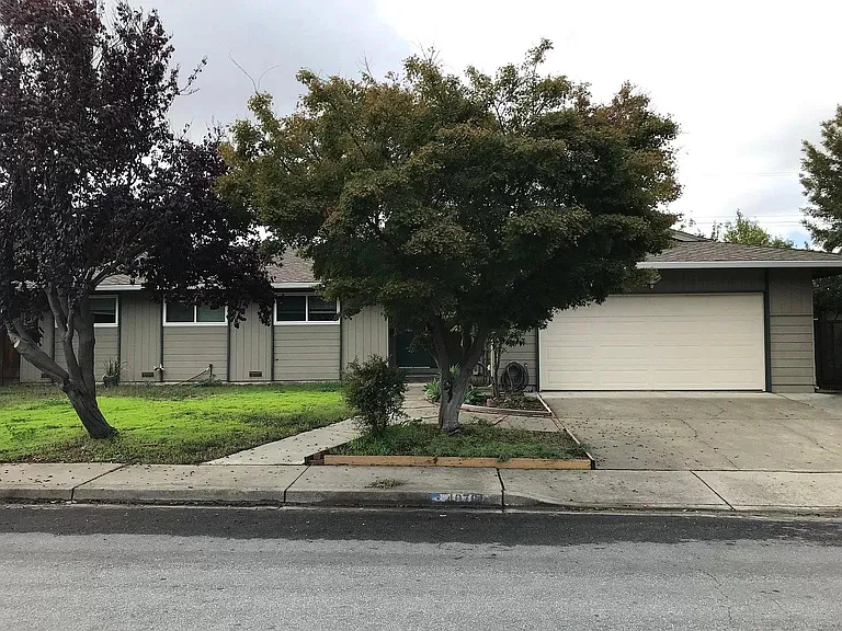 40761 Laguna Pl — Photo 1