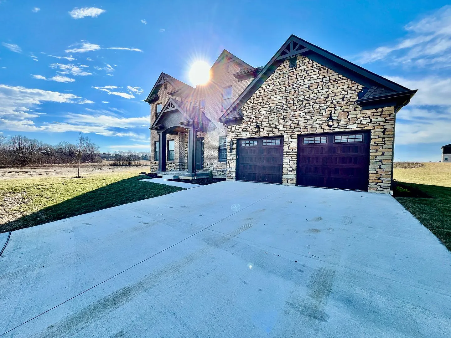 Luxury Home Incredible master suite Liberty Twp OH — Photo 2