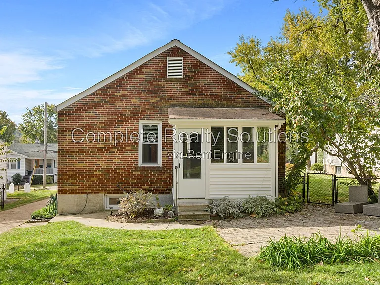 8511 Florence Ave — Photo 46