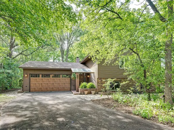 8360 Fairchild Ave, Mounds View, MN 55112