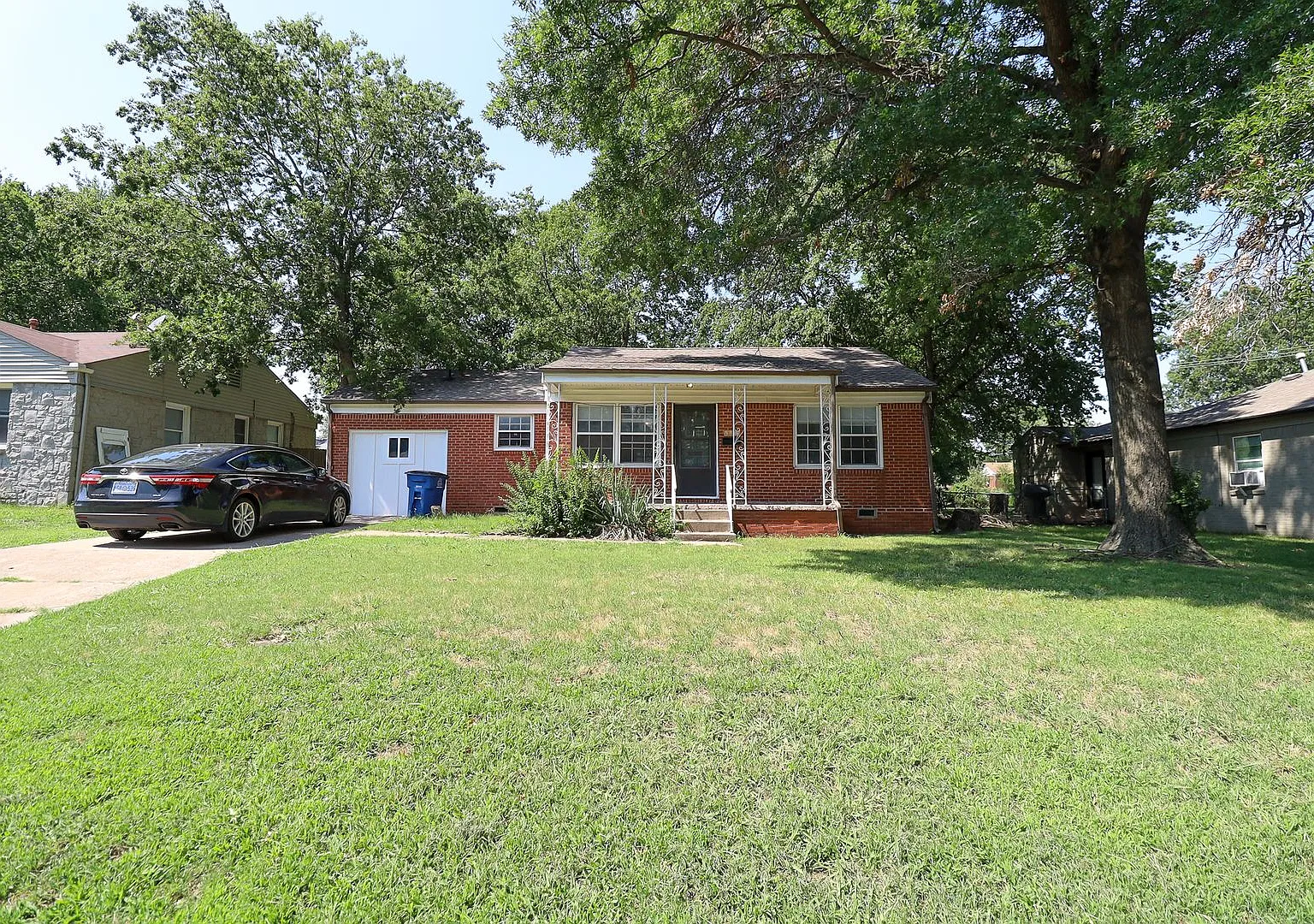 Remodeled Tulsa Gem! Near TU and Route 66! Available for immediate move in! — Photo 2
