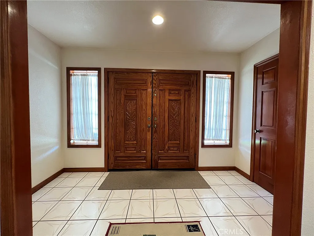4 bed, 2.5 bath, 2669 sqft, $5,500 — Photo 3