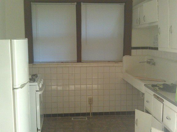 4th image of 4957 Rosalie St #A