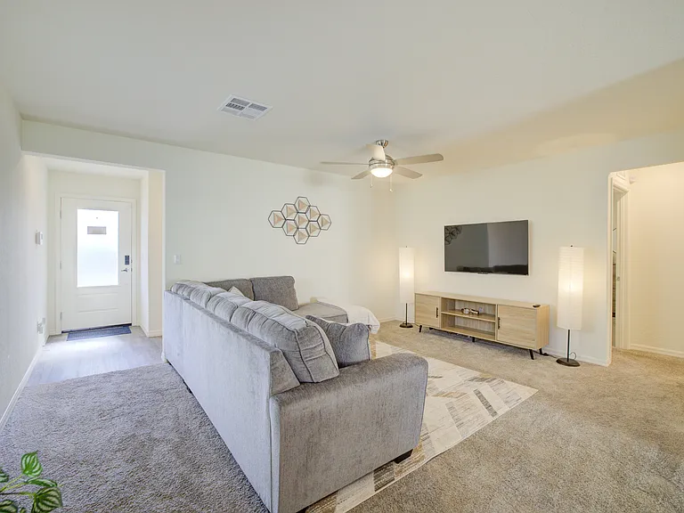1586 Oro Grande Dr — Photo 3