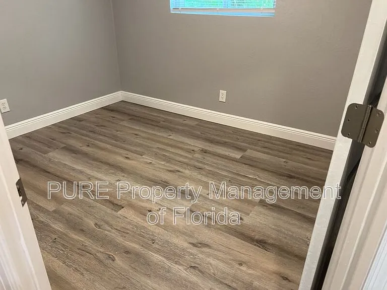1135 NE 9th Ave — Photo 22