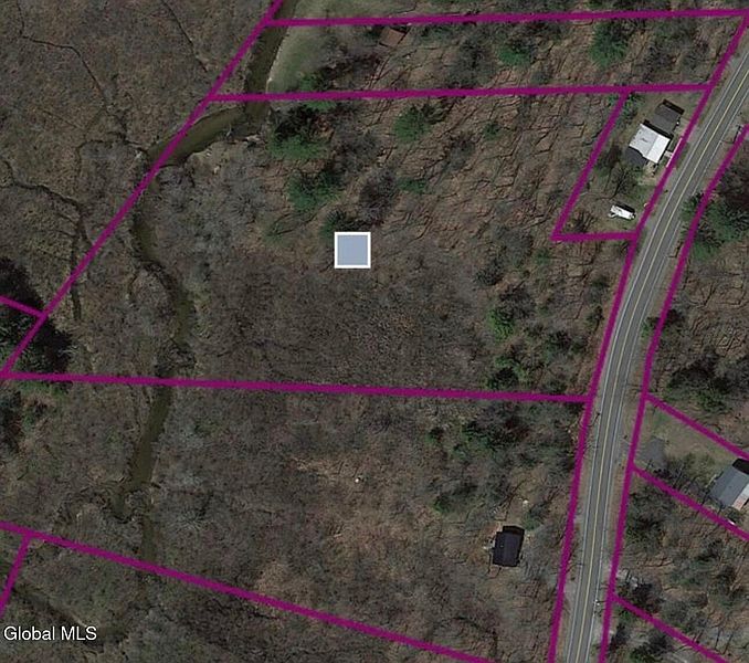 2nd image of 522 N Creek Road