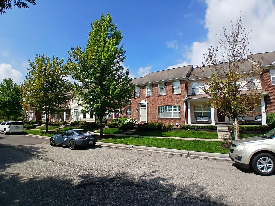 257 Stonegate W