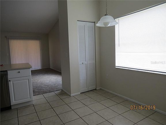 3rd image of 211 Crown St